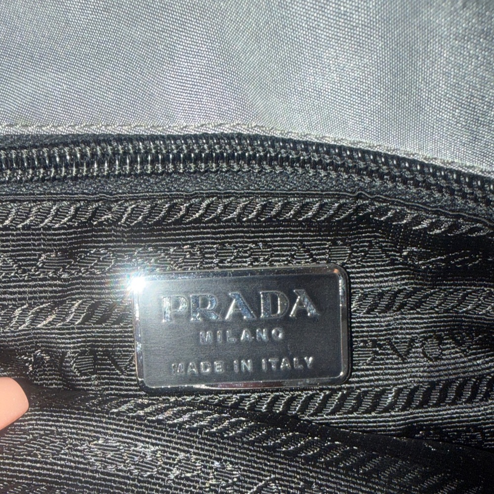 💯💯Authentic Prada Tessuto Nylon Shoulder Bag with Silver Handle - Picture 7 of 13